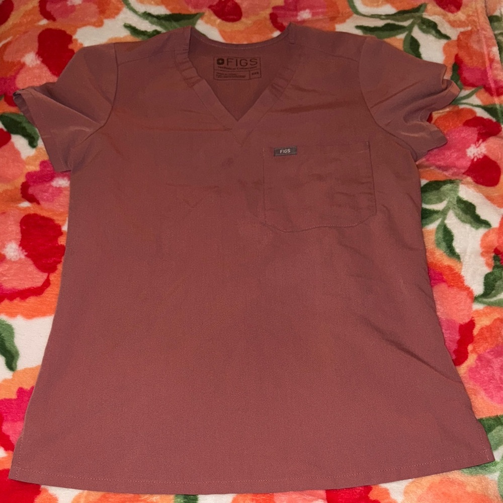 FIGS Women’s Short Sleeve V-Neck Tee - Mauve